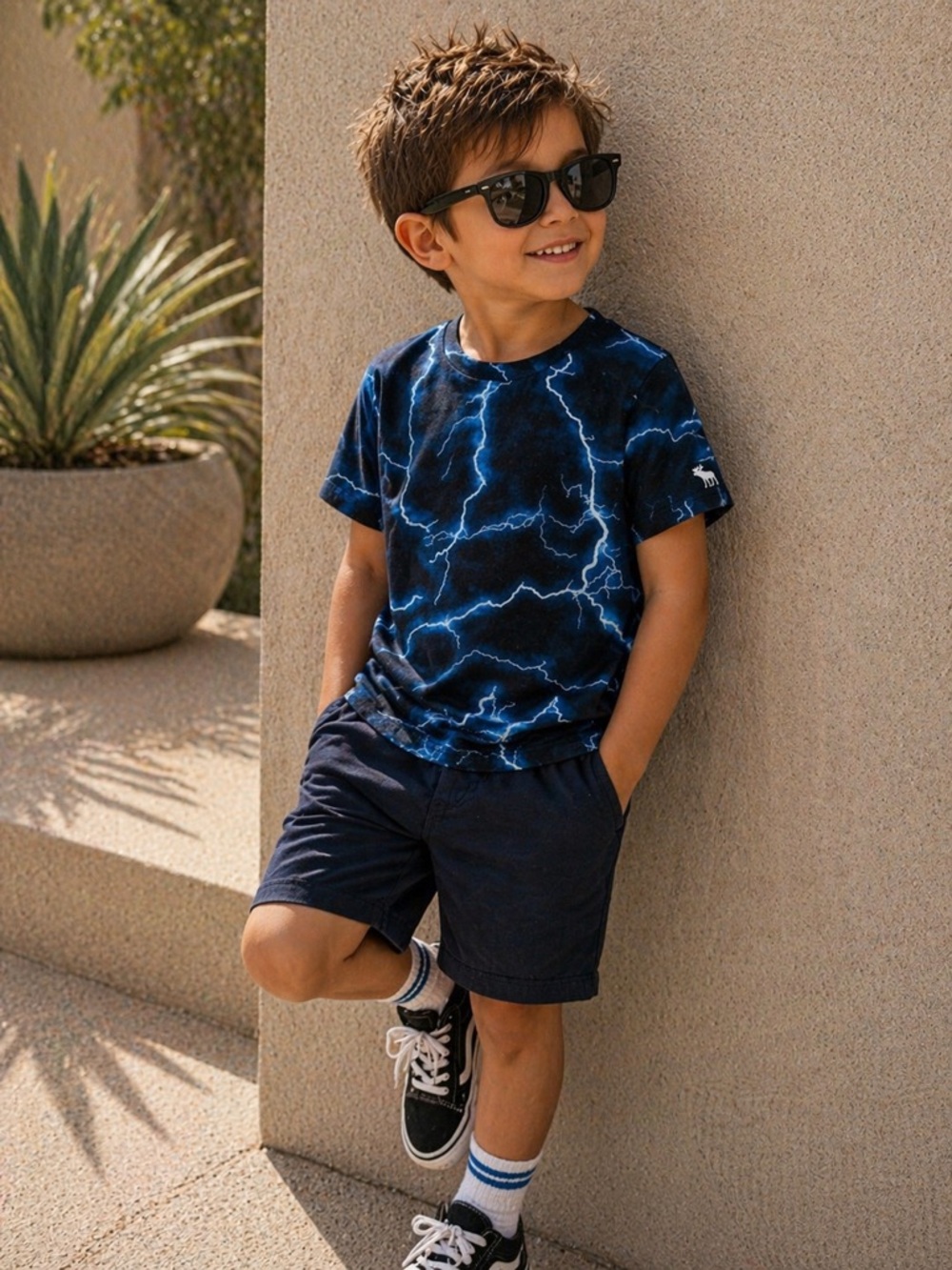 Abercrombie Kids Lightning Print Tee Size 5/6 Blue Graphic Shirt